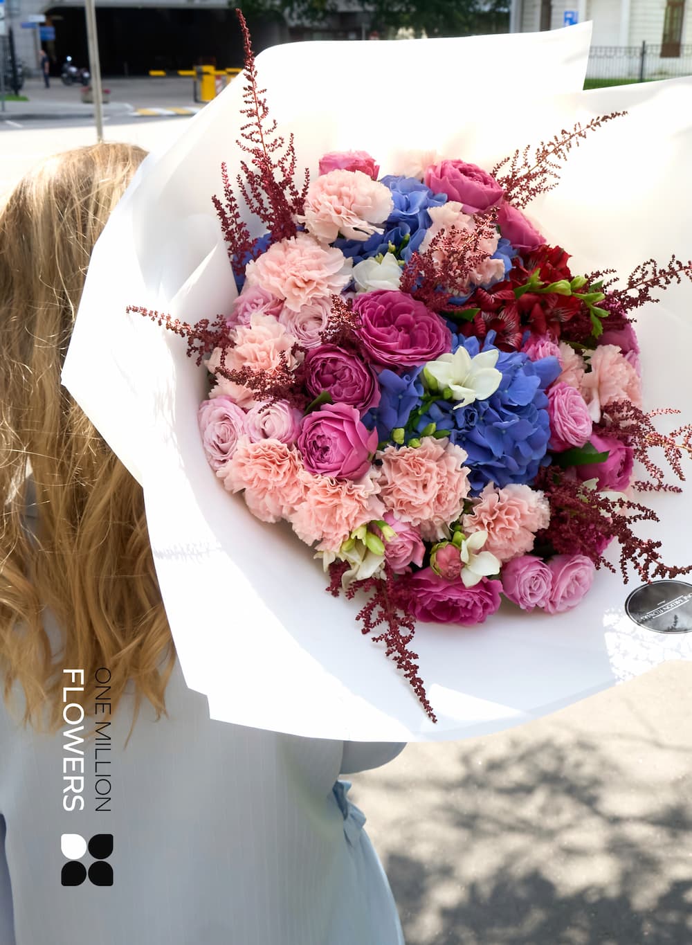 Ирисы и пионовидные розы: как создать весеннюю магию в каждом букете для доставки по Москве